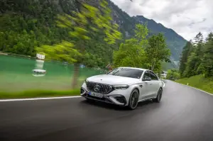 Mercedes-AMG E 53 Hybrid 4Matic+ - 3