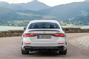 Mercedes-AMG E 53 Hybrid 4Matic+ - 6