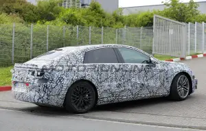Mercedes-AMG Classe C EV - Foto spia 19-06-2024 - 9