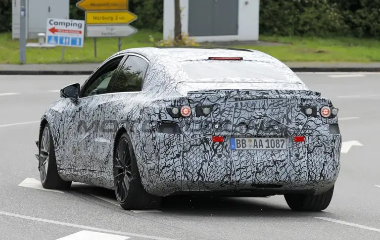 Mercedes-AMG Classe C EV - Foto spia 19-06-2024 - 8