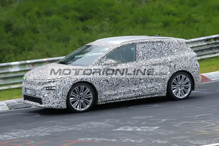 Skoda Elroq - Foto spia 20-6-2024 - 18