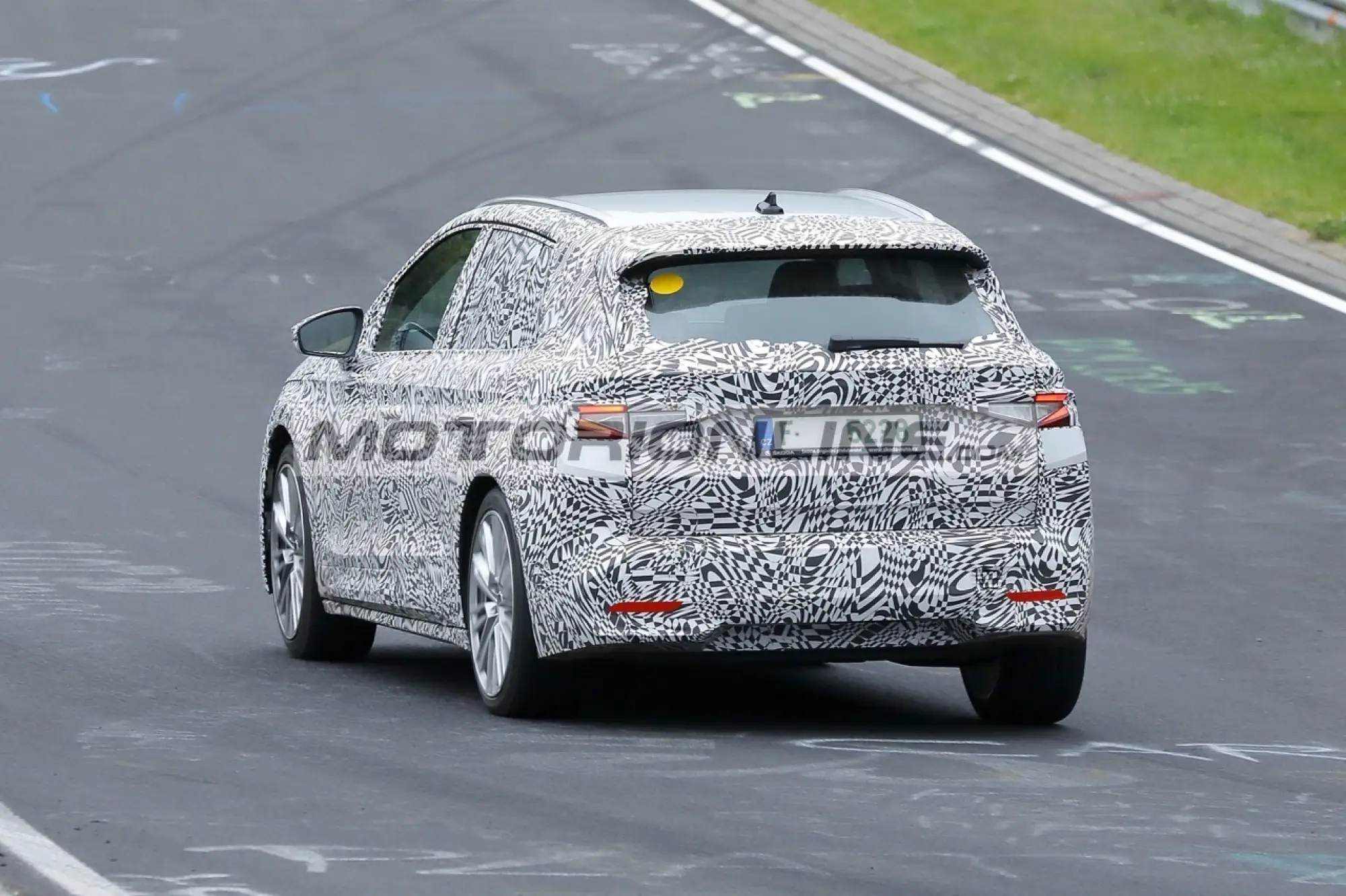 Skoda Elroq - Foto spia 20-6-2024 - 17