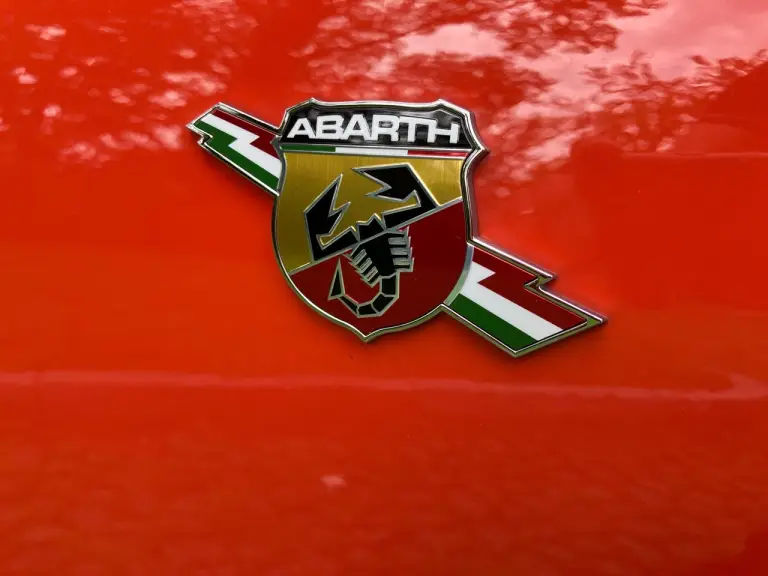 Abarth 695 Competizione 2024 - Come va - 12