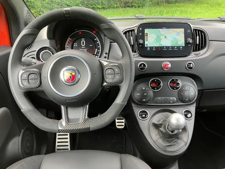 Abarth 695 Competizione 2024 - Come va - 19