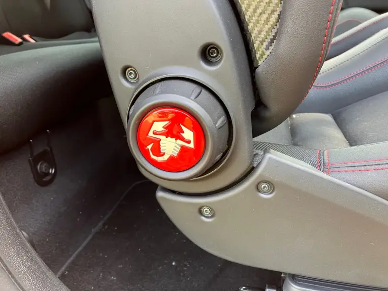 Abarth 695 Competizione 2024 - Come va - 27