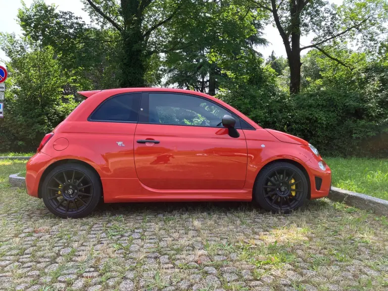 Abarth 695 Competizione 2024 - Come va - 32