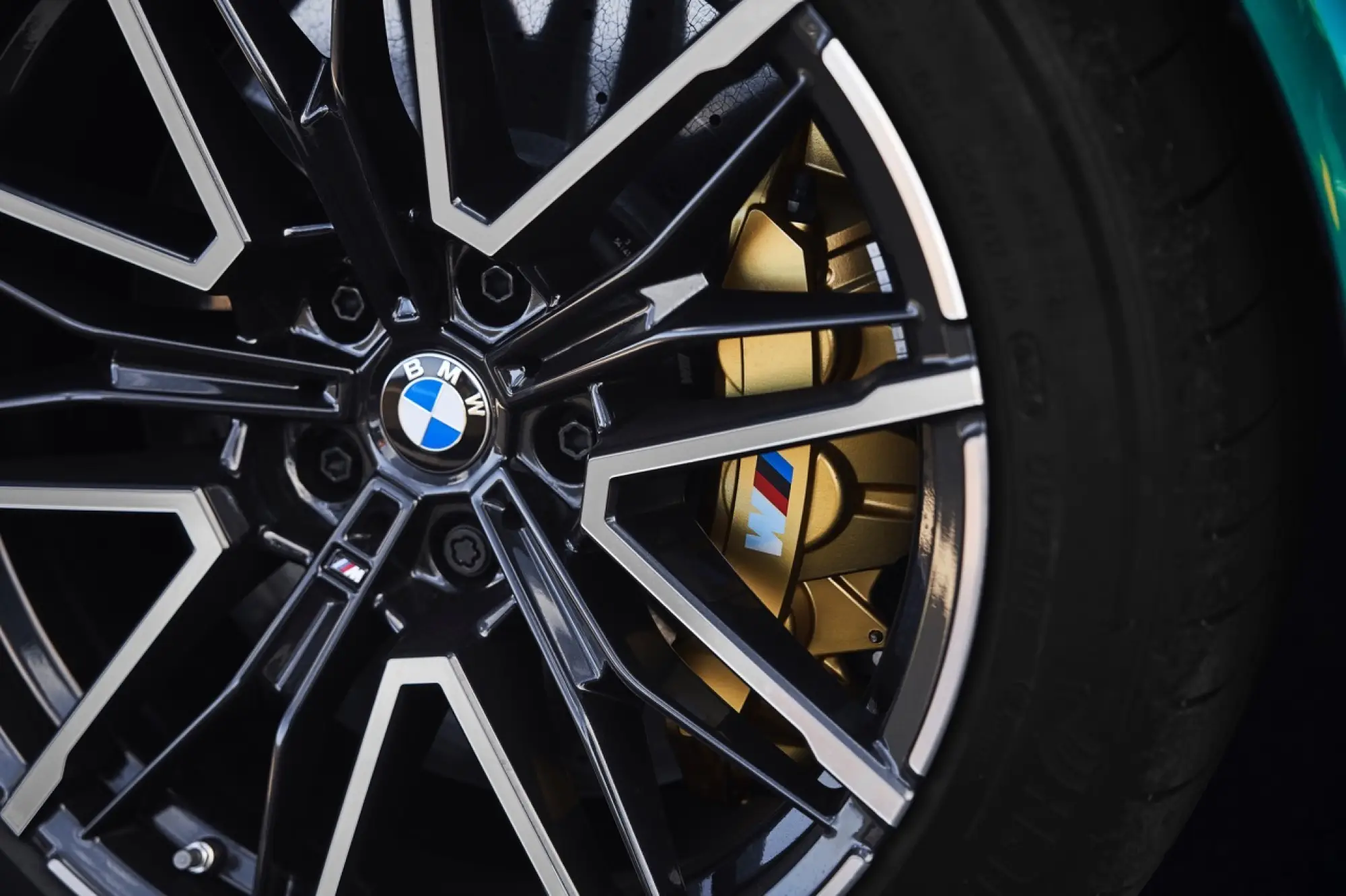 BMW M5 2024 - Foto ufficiali - 3
