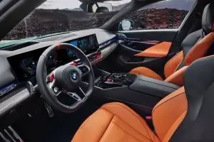 BMW M5 2024 - Foto ufficiali