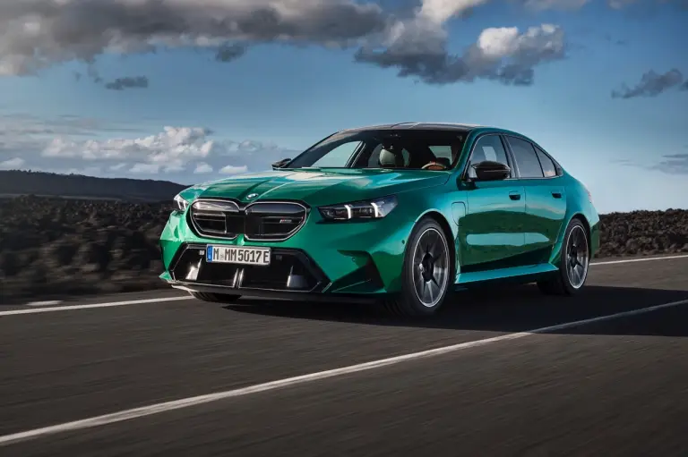BMW M5 2024 - Foto ufficiali - 34