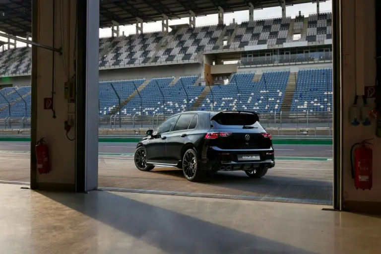 Volkswagen Golf R 2024 - 39