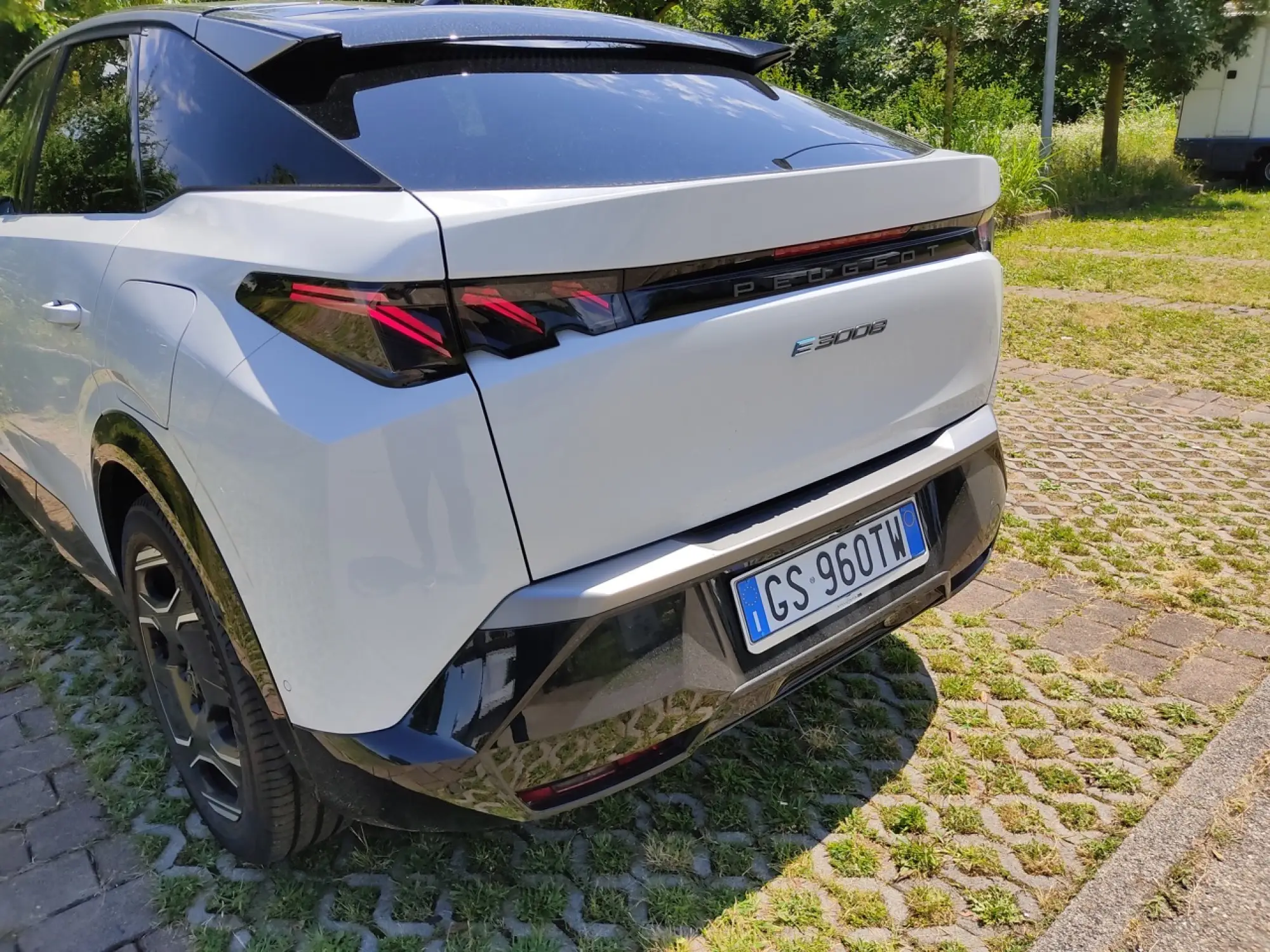 Peugeot e-3008 2024 - Prova Milano - 9