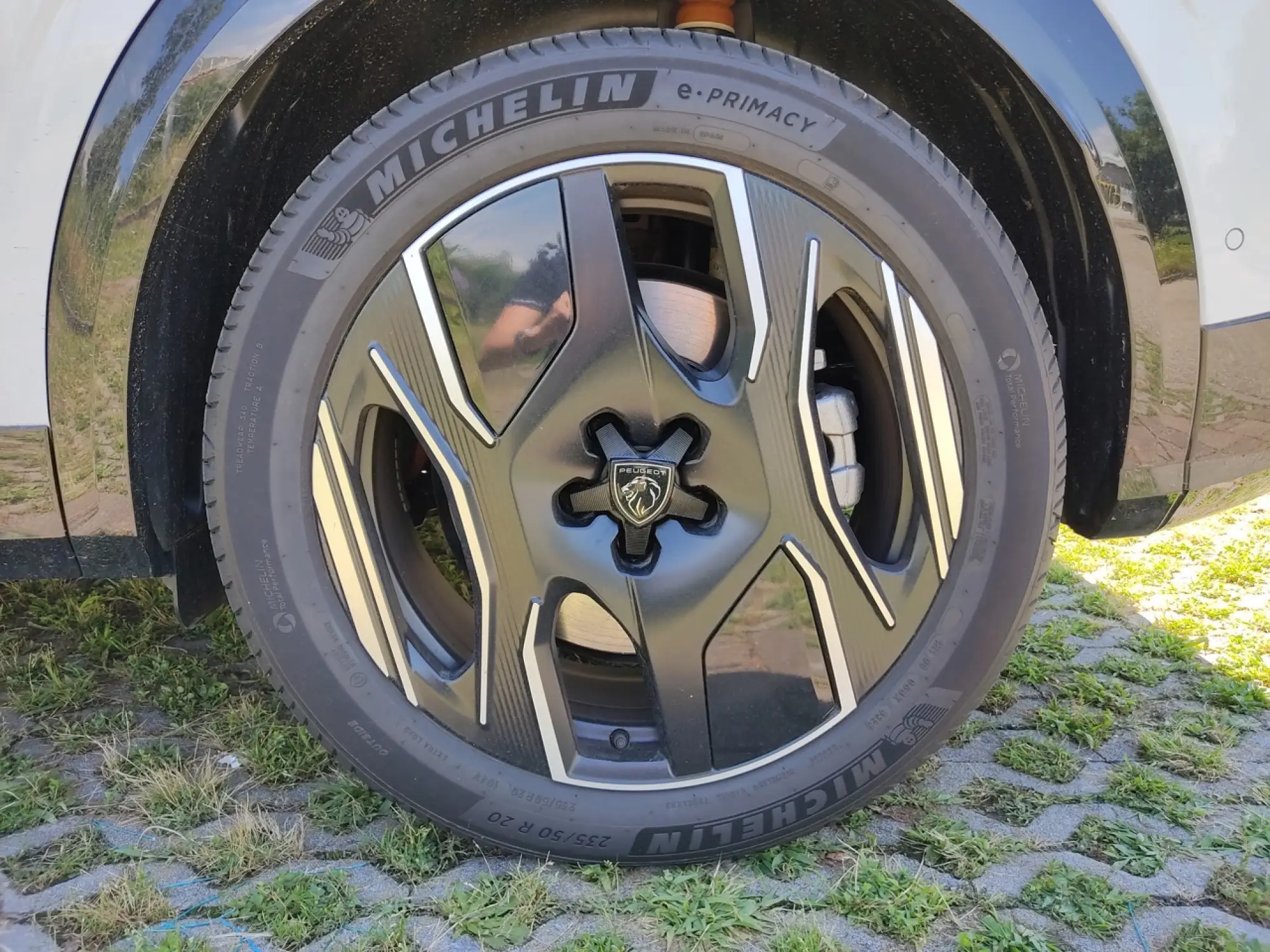 Peugeot e-3008 2024 - Prova Milano - 12