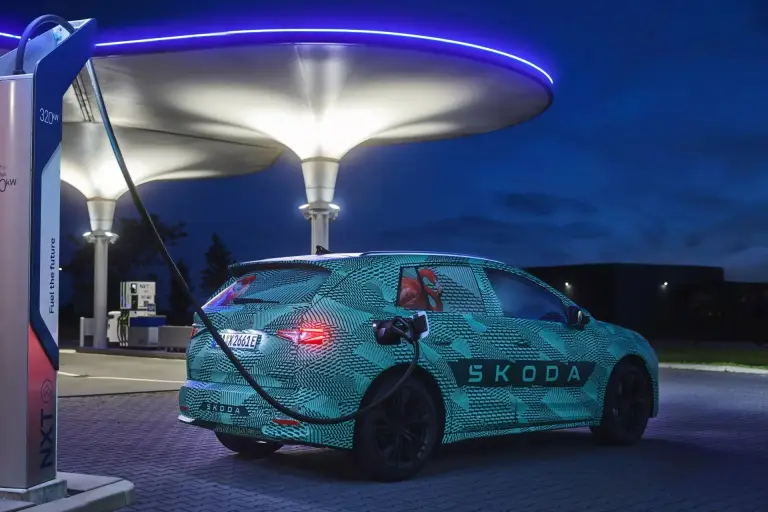 Skoda Elroq 2025 - nuove immagini - 11