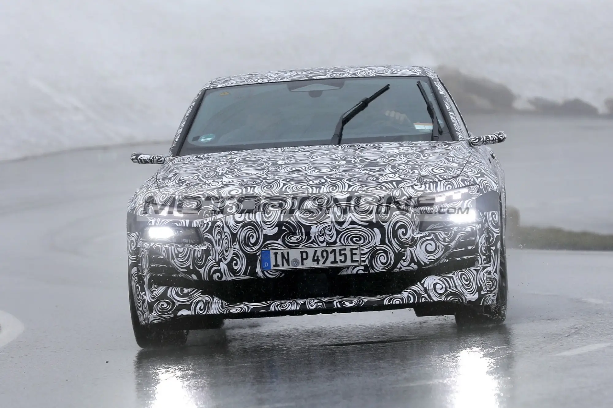 Audi RS6 e-tron - Foto spia 1-7-2024 - 1