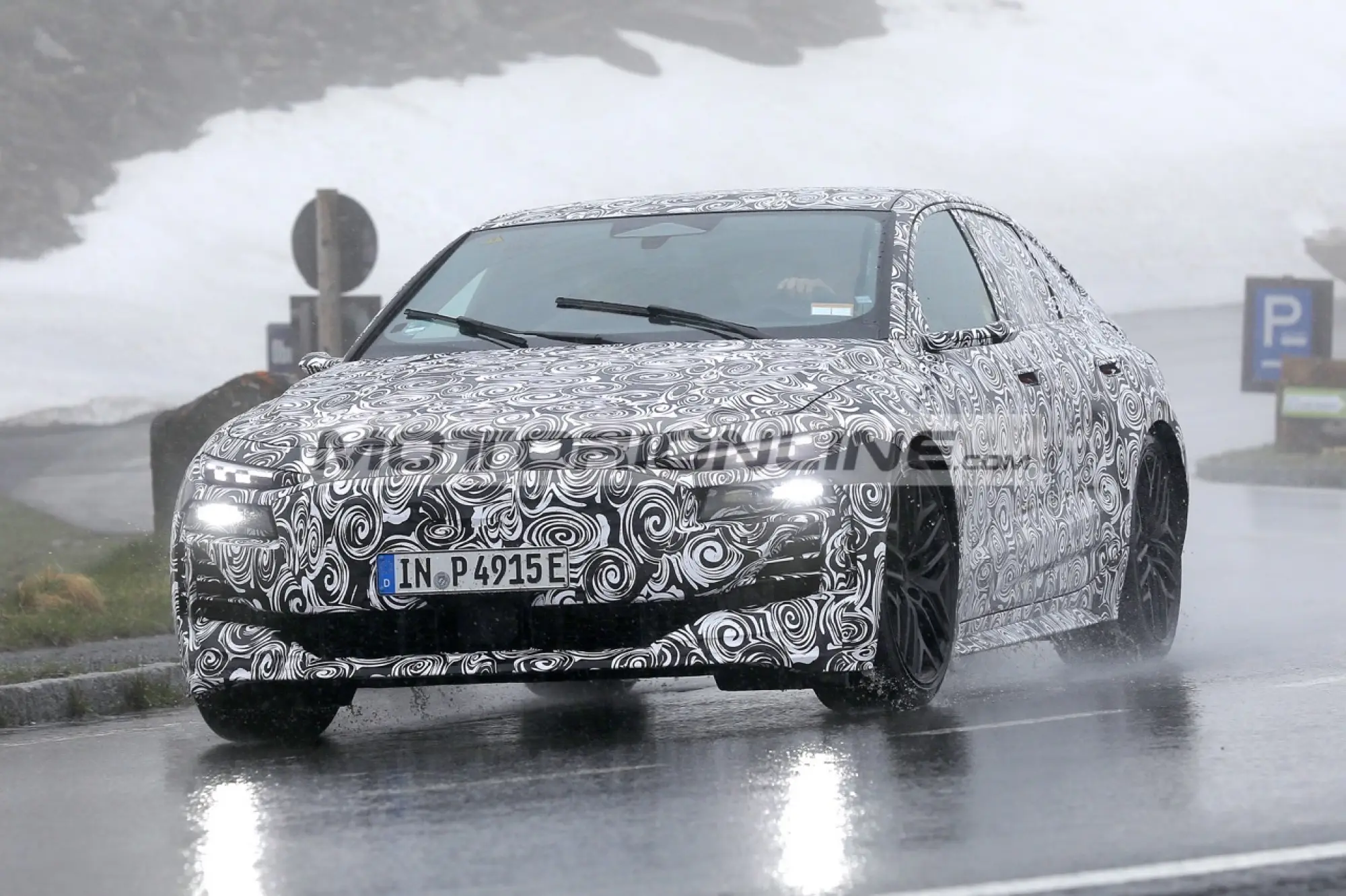Audi RS6 e-tron - Foto spia 1-7-2024 - 8