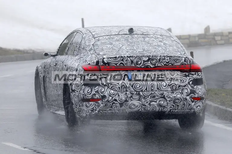 Audi RS6 e-tron - Foto spia 1-7-2024 - 9
