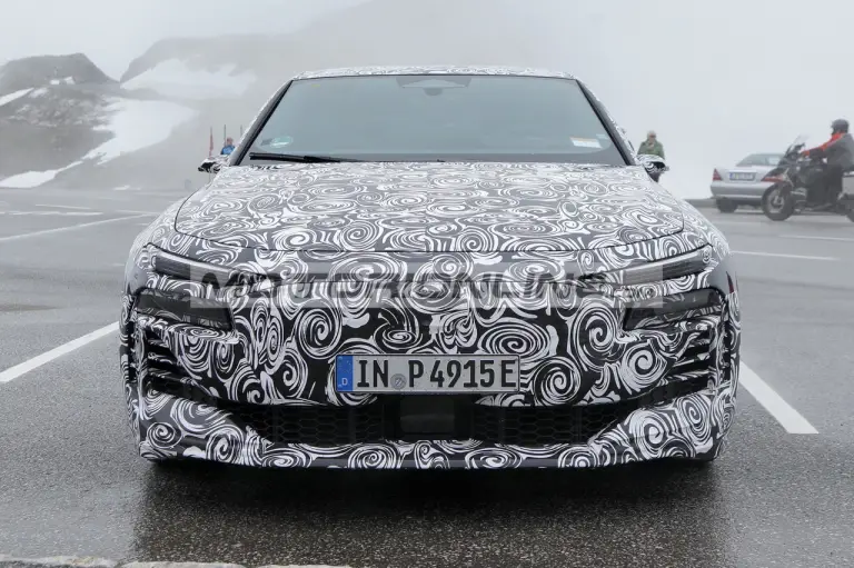 Audi RS6 e-tron - Foto spia 1-7-2024 - 10