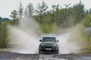 Land Rover Defender OCTA - Foto ufficiali - 6