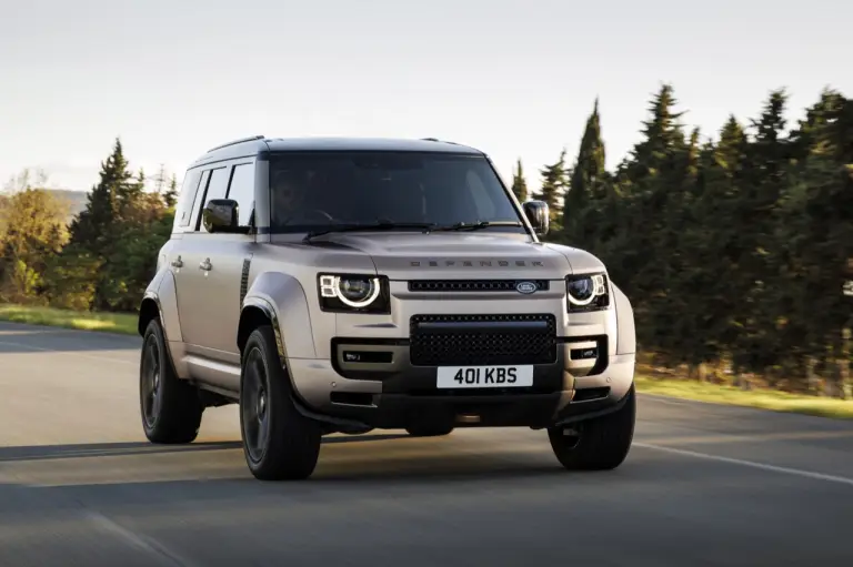 Land Rover Defender OCTA - Foto ufficiali - 28