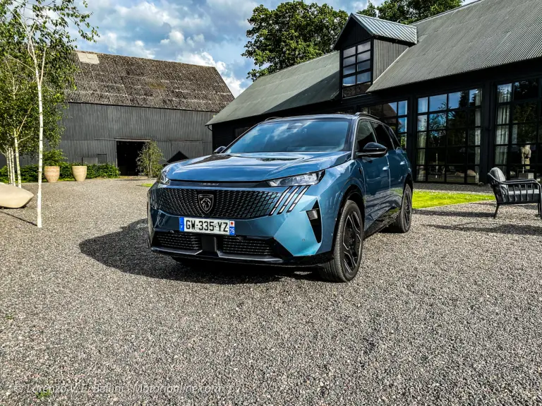 Peugeot E-5008 - Prime impressioni di guida - 2