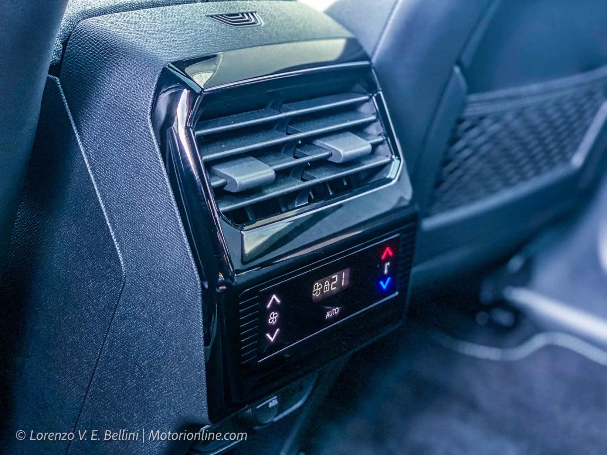 Peugeot E-5008 - Prime impressioni di guida - 16