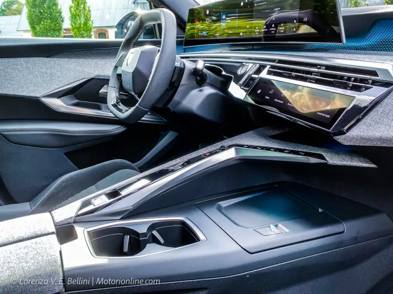 Peugeot E-5008 - Prime impressioni di guida - 22
