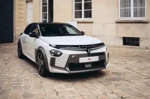 Lancia torna in Francia con la nuova Ypsilon - 5