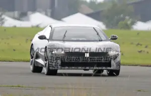 BMW Neue Klasse Coupe - Foto spia 05-07-2024 - 1