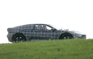 BMW Neue Klasse Coupe - Foto spia 05-07-2024 - 17