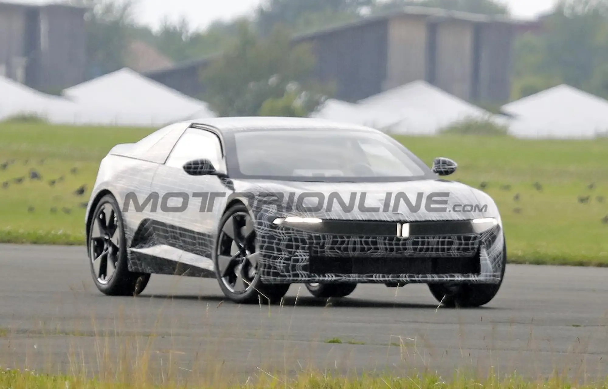 BMW Neue Klasse Coupe - Foto spia 05-07-2024 - 2
