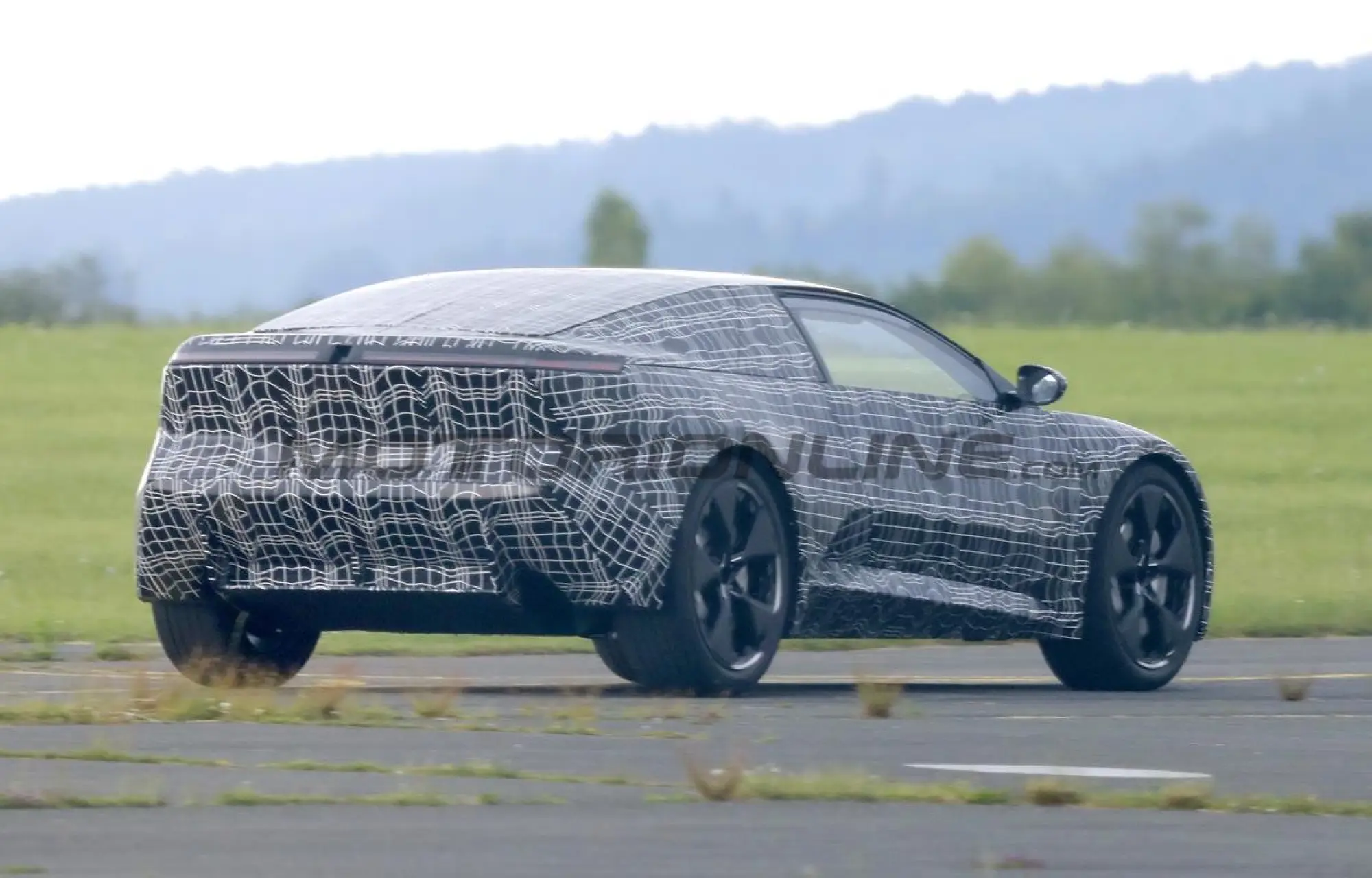BMW Neue Klasse Coupe - Foto spia 05-07-2024 - 21