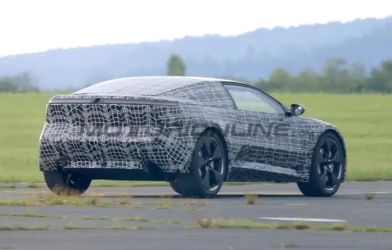 BMW Neue Klasse Coupe - Foto spia 05-07-2024 - 21