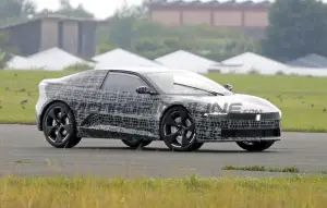 BMW Neue Klasse Coupe - Foto spia 05-07-2024 - 4