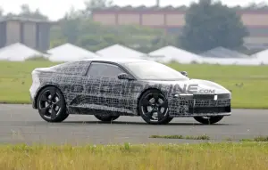 BMW Neue Klasse Coupe - Foto spia 05-07-2024 - 3