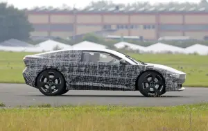 BMW Neue Klasse Coupe - Foto spia 05-07-2024 - 9