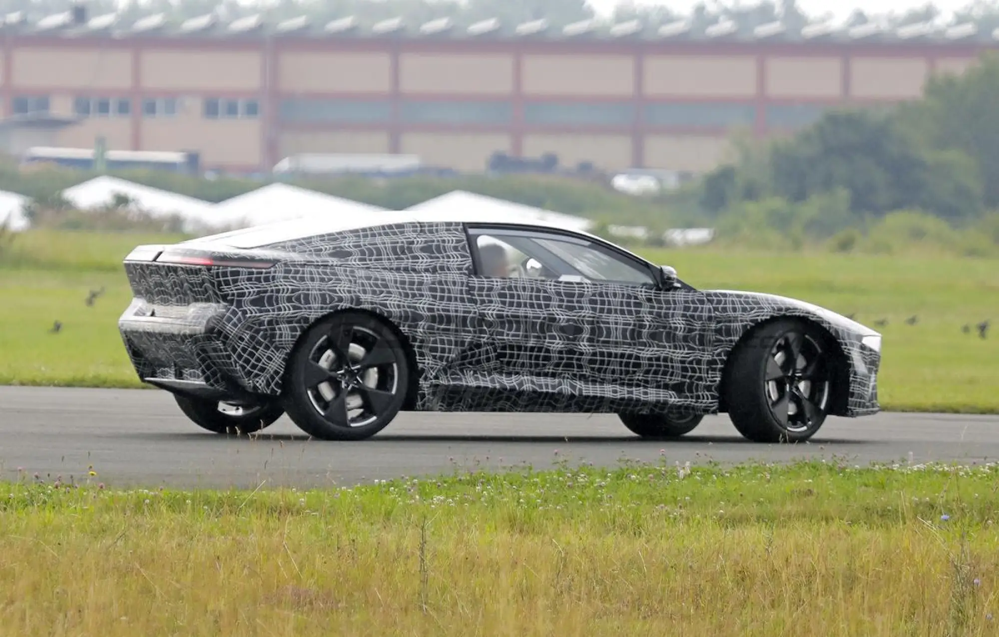 BMW Neue Klasse Coupe - Foto spia 05-07-2024 - 5