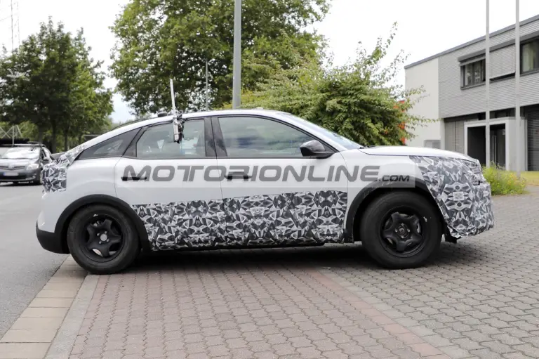 Citroen C4 - Foto spia 5-7-2024 - 2