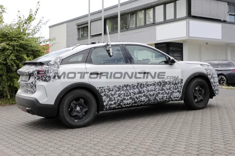 Citroen C4 - Foto spia 5-7-2024 - 5
