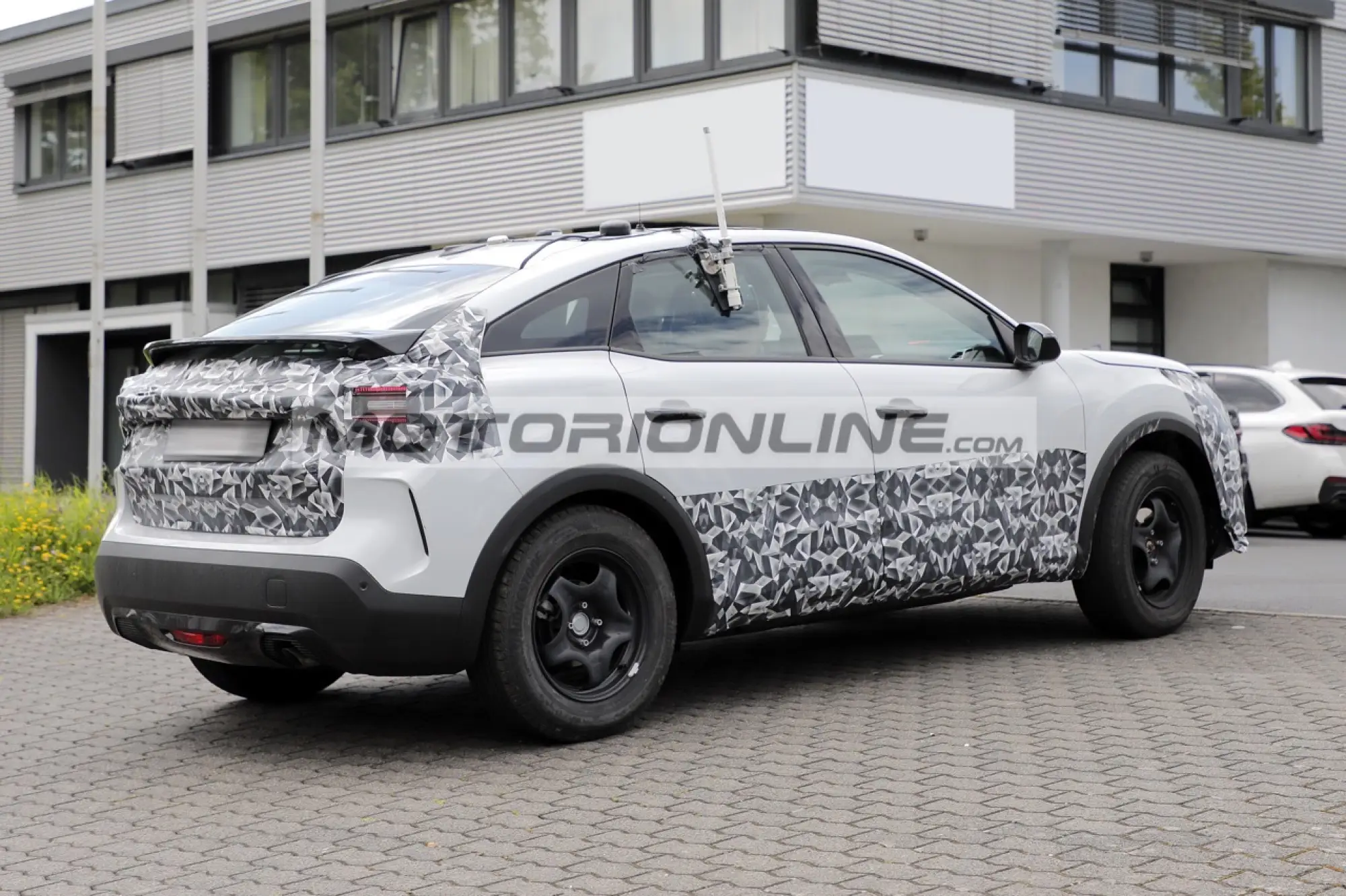 Citroen C4 - Foto spia 5-7-2024 - 7