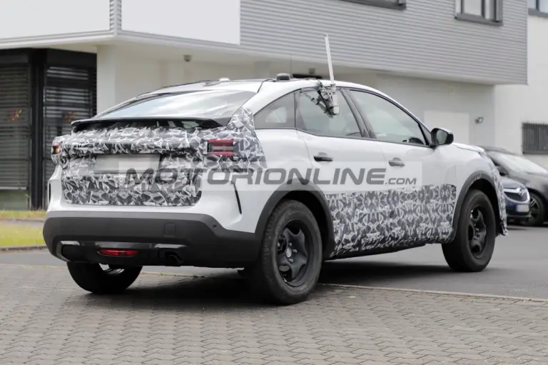 Citroen C4 - Foto spia 5-7-2024 - 6