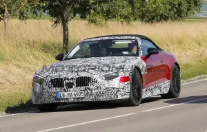 Mercedes-Maybach SL 2025 - Foto spia 10-07-2024