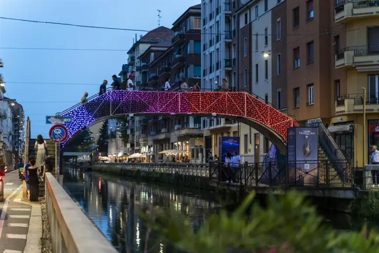 Cupra illumina la notte - 16