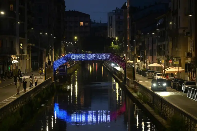 Cupra illumina la notte - 2