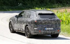 BMW X5 2027 - Foto spia 11-07-2024 - 7
