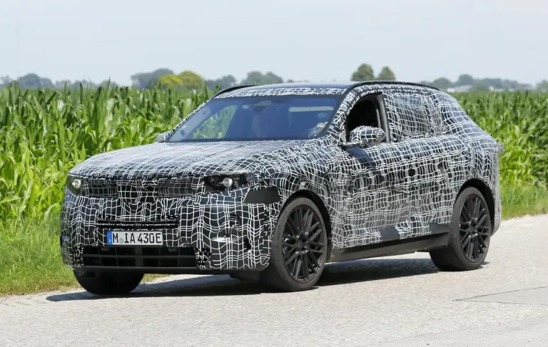 BMW X5 2027 - Foto spia 11-07-2024 - 2
