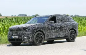 BMW X5 2027 - Foto spia 11-07-2024 - 3