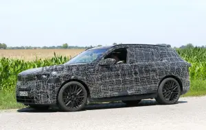 BMW X5 2027 - Foto spia 11-07-2024 - 6