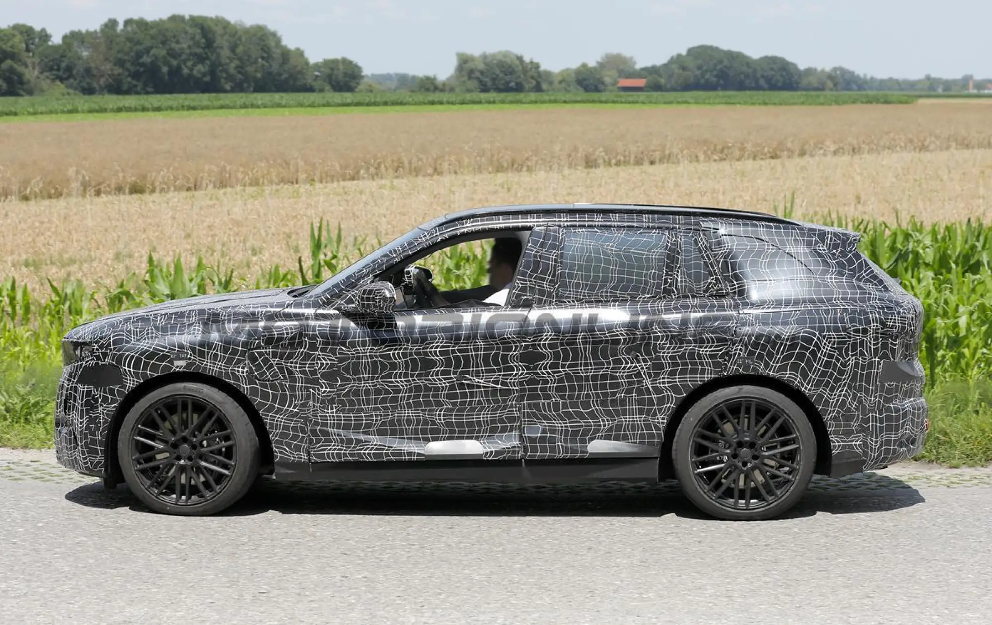 BMW X5 2027 - Foto spia 11-07-2024 - 4