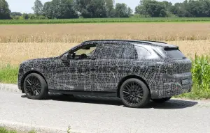 BMW X5 2027 - Foto spia 11-07-2024 - 9