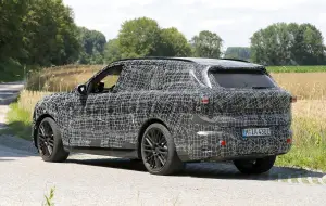 BMW X5 2027 - Foto spia 11-07-2024 - 12